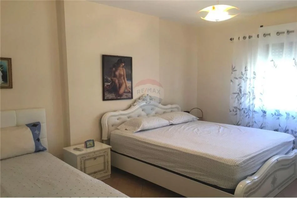 Tirane, jepet me qera apartament 1+1 Kati 9, 65 m² 550 € (Komuna e Parisit)