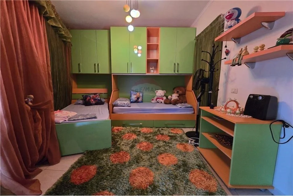 Tirane, jepet me qera apartament 2+1 Kati 6, 120 m² 900 € (Apartament 2+1 per qira tek Rruga e Barrikades !)