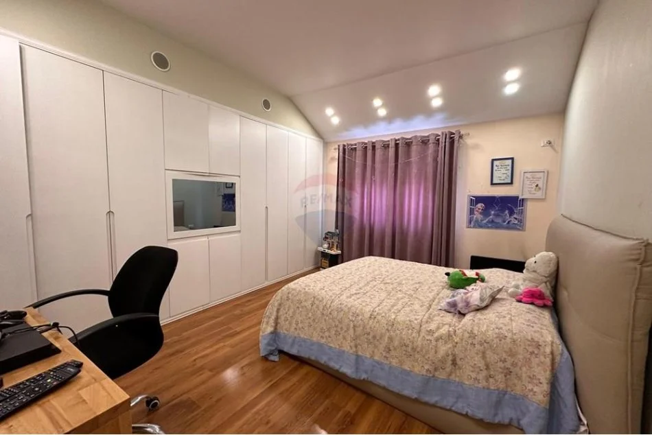 Tirane, jepet me qera apartament 3+1 Kati 3, 180 m² 750 € (Bryli , Materniteti i Ri)