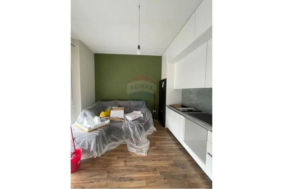 Tirane, jepet me qera apartament 1+1 , 65 m² 600 € (Apartament 1+1, Rez. Turdiu, Fusha e Aviacionit.)