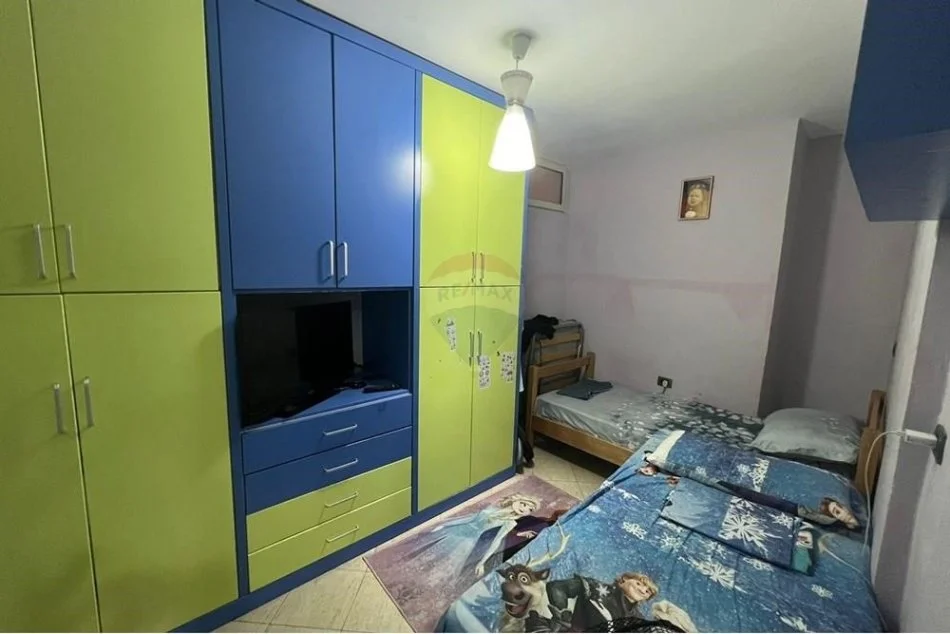 Tirane, jepet me qera apartament 2+1 , 85 m² 450 € (Apartament 2+1 me qira prane Concord, Rruga 5 Maji)