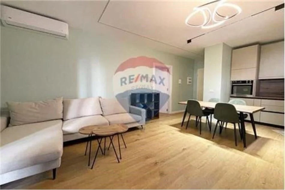 Tirane, jepet me qera apartament 2+1 Kati 3, 116 m² 700 € (Apartament 2+1+2 me qera prane Kompleksit Star)