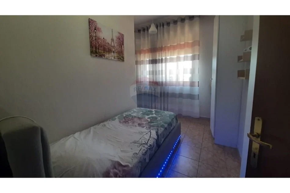 Tirane, jepet me qera apartament 2+1 Kati 6, 67 m² 550 € (Brryli)