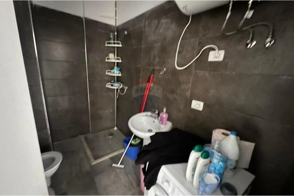 Tirane, shitet apartament 1+1+Aneks+Ballkon Kati 3, 68 m² 82.000 € (Ali Demi)