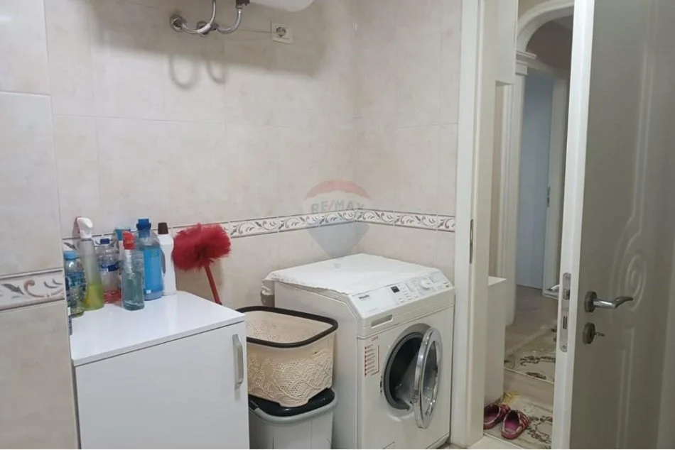 Tirane, jepet me qera apartament 2+1 , 110 m² 600 € (5maj)