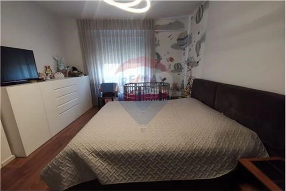 Tirane, shitet apartament 1+1 Kati 5, 75 m² 166.300 € (21 Dhjetori)