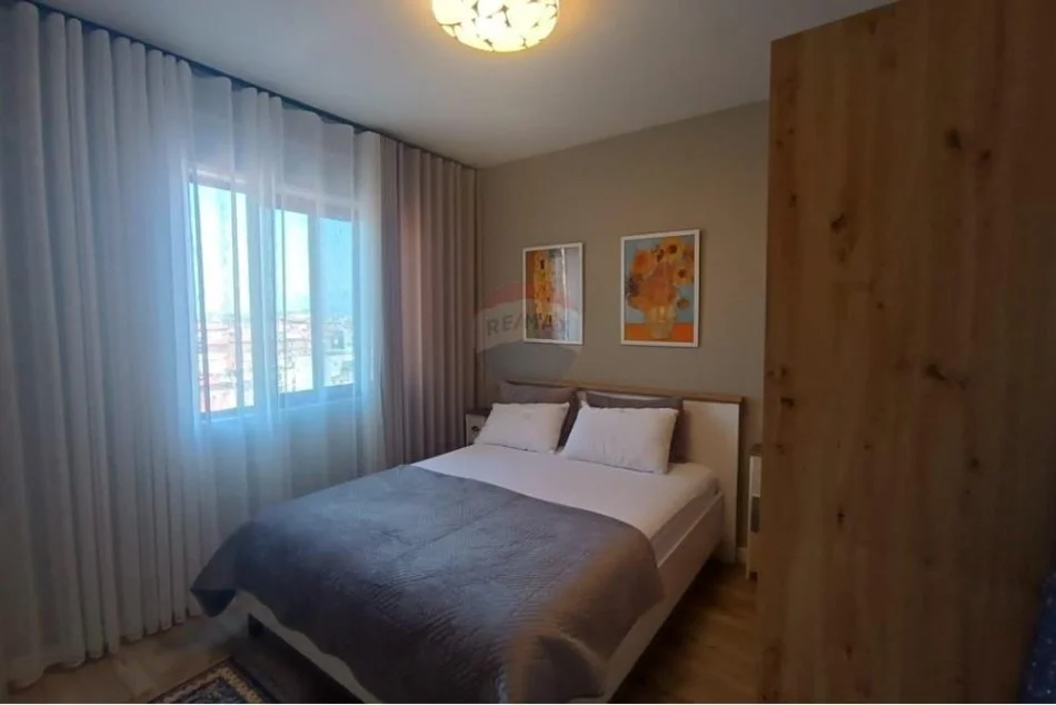 Tirane, jepet me qera apartament 1+1 Kati 4, 50 m² 600 € (Rruga e Dibrës,)