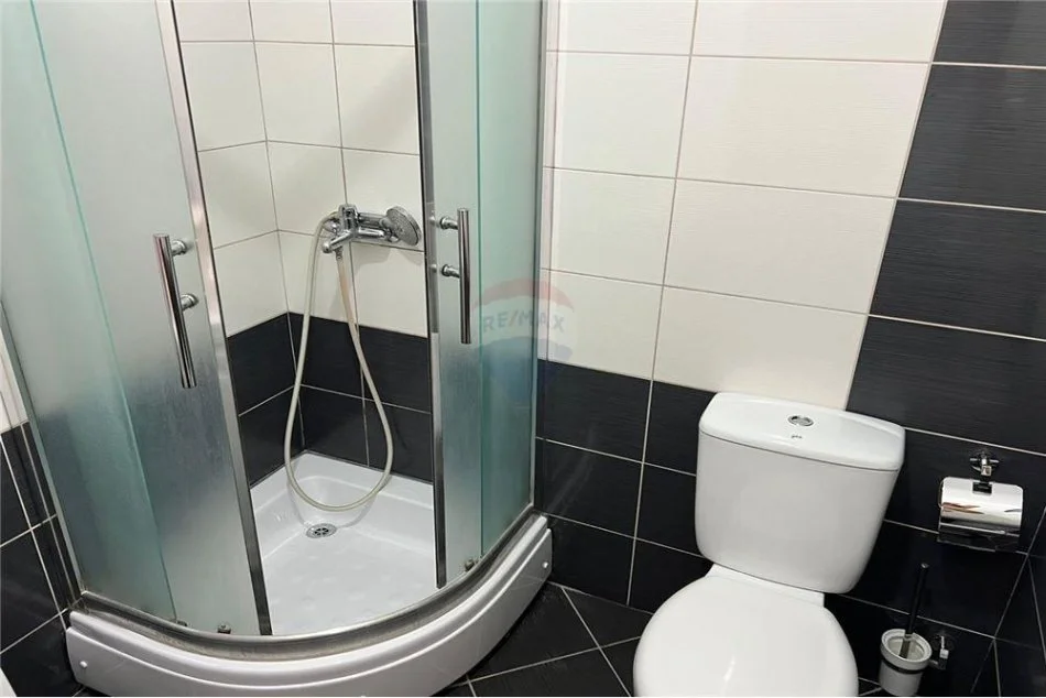 Tirane, jepet me qera apartament 2+1 Kati 3, 83 m² 500 € (Rruga Millosh Shutku - Ali Demi,)