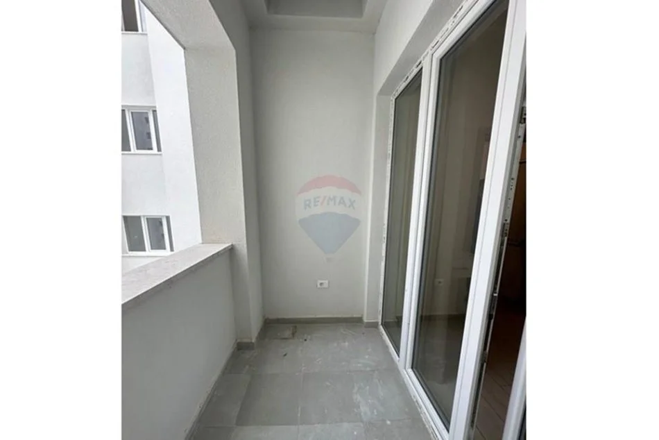 Tirane, jepet me qera apartament 2+1 Kati 5, 81 m² 55.000 € (Astir, Kompleksi RIVER RESIDENCE)