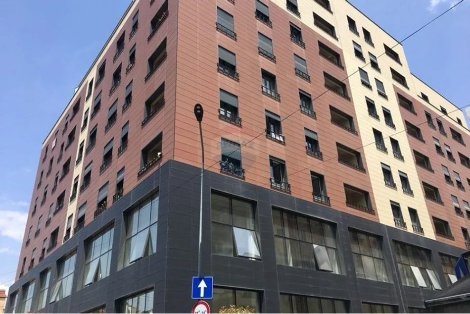 Tirane, jepet me qera zyre Kati 4, 115 m² 1.000 € (Myslym Shyri)