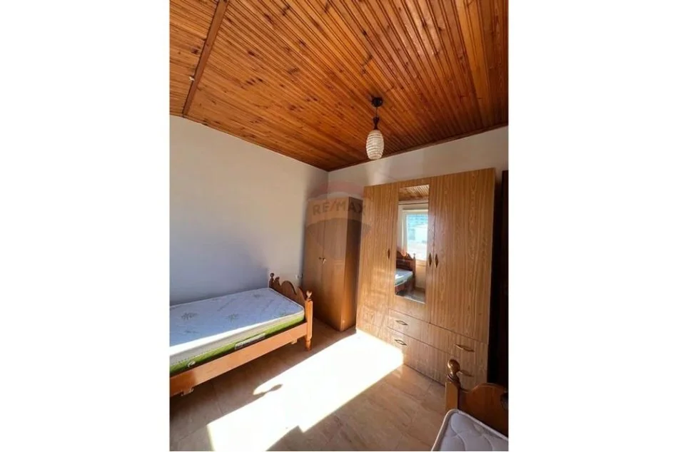 Tirane, jepet me qera apartament 1+1 , 420 € (Fusha e Aviacionit)
