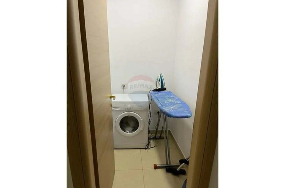 Tirane, jepet me qera apartament 1+1 , 500 € (Don Bosko)