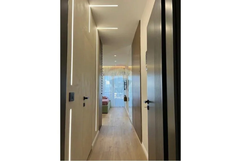 Tirane, jepet me qera garsonier , 40 m² 550 € (Rruga e Kavajës,)