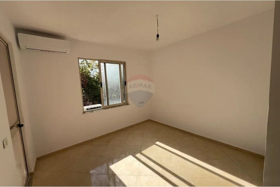 Tirane, shitet apartament 1+1 , 82.000 € (Yzberisht)