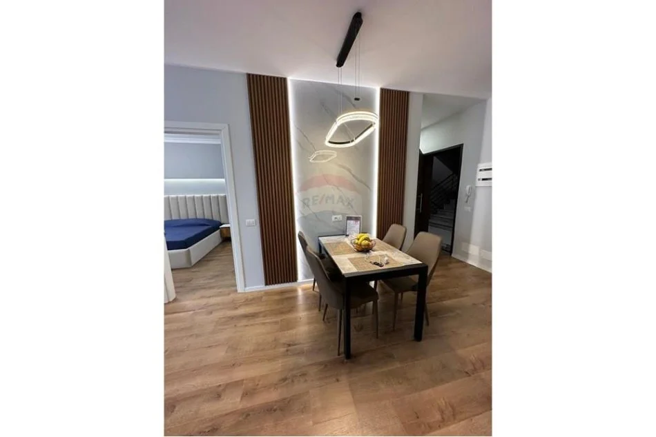 Tirane, shitet apartament 1+1 Kati 1, 70 m² 177.000 € (Rruga e Dibrës - Shkolla e Kuqe)