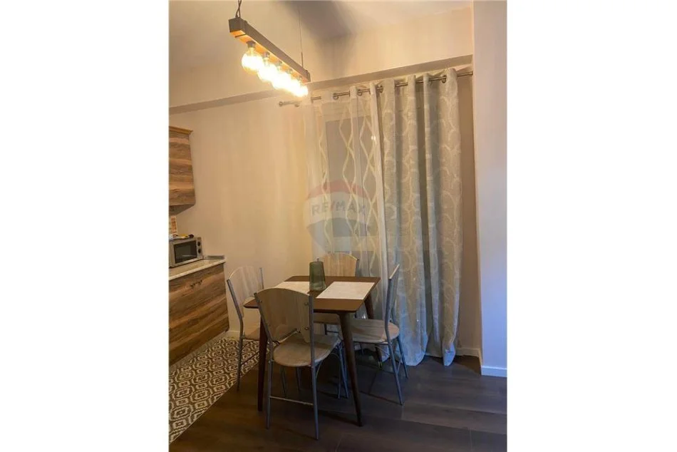 Tirane, jepet me qera apartament 1+1 , 600 € (Delijorgji)