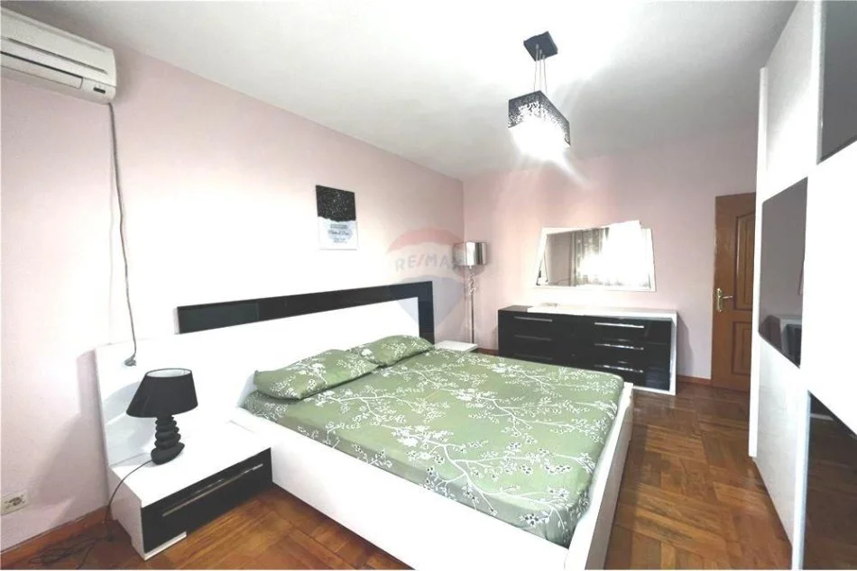 Tirane, jepet me qera apartament 2+1 Kati 4, 65 m² 500 € (Rruga Ferit Xhajko - Ish-Restorant Durresi)