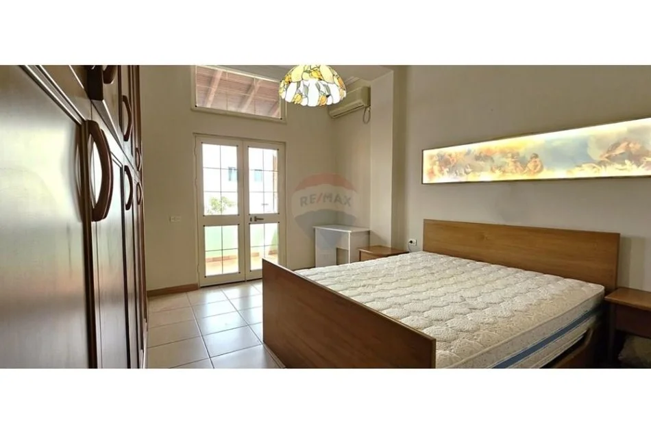 Tirane, jepet me qera apartament 2+1 , 160 m² 750 € (Qendër,)