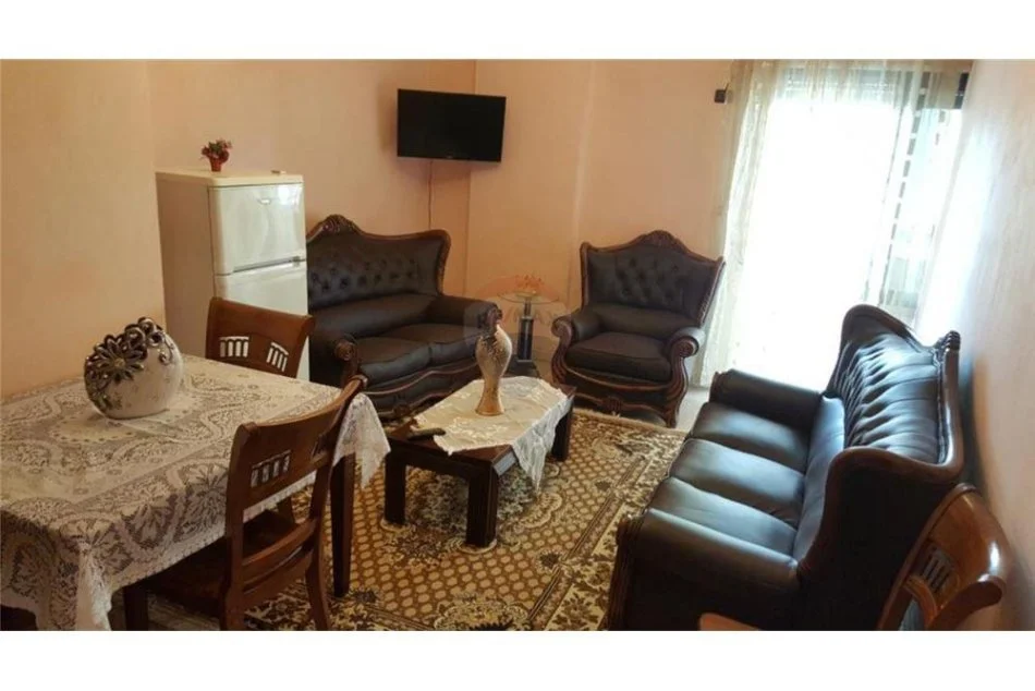 Tirane, jepet me qera apartament 1+1 Kati 8, 65 m² 500 € (Lidhja e Prizrenit - Bllok - Garda, Shqipëri)
