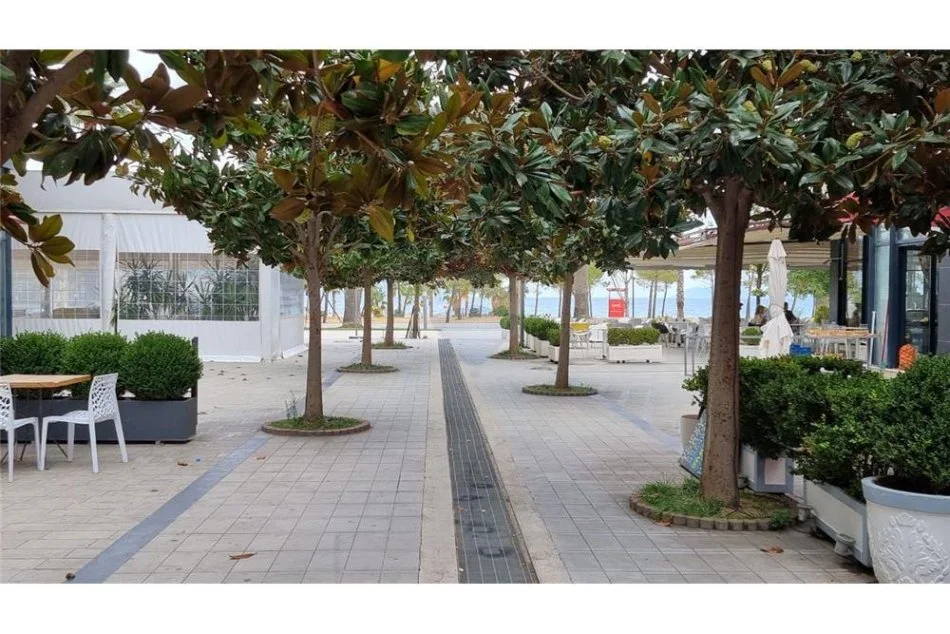 Vlore, shitet dyqan Kati 0, 117 m² (Lungomare)