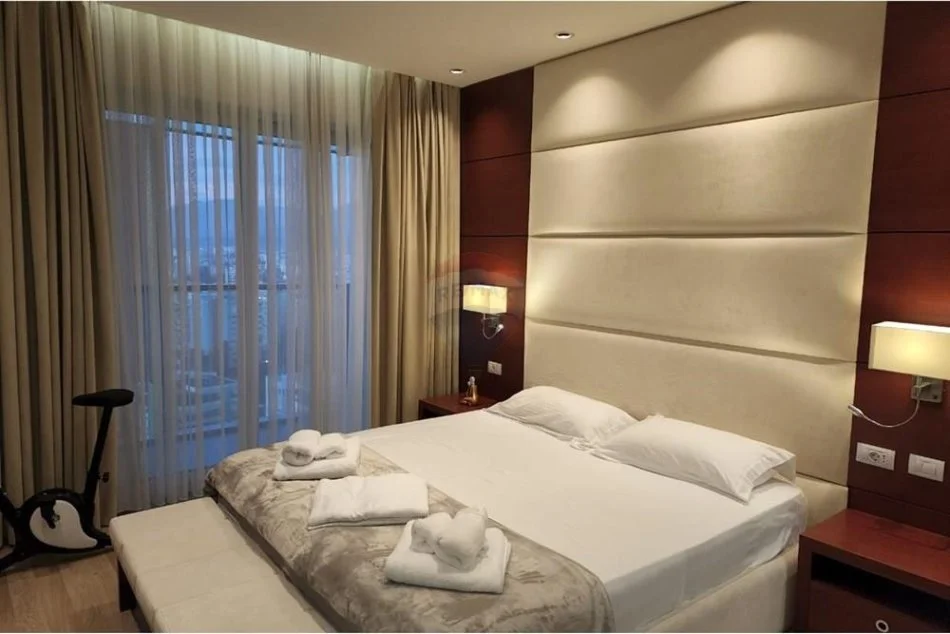 Tirane, jepet me qera apartament 2+1+Ballkon Kati 19, 95 m² 1.500 € (Stadiumi Air Albania)