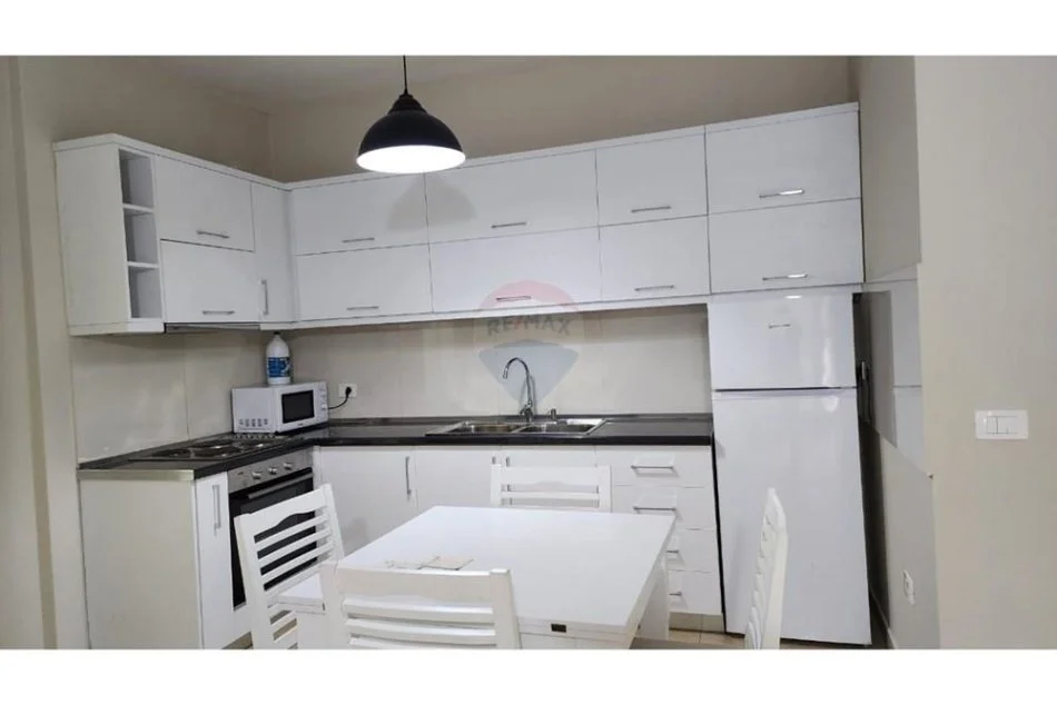 Tirane, jepet me qera apartament 1+1 Kati 5, 73 m² 650 € (Kompleksi Delijorgji)