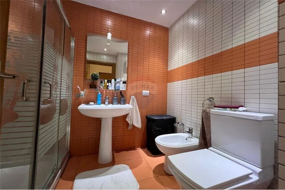 Tirane, jepet me qera apartament 1+1 Kati 6, 65 m² 700 € (Rruga Sulejman Delvina - Tirana e Re - Stadiumi Dinamo, Shqipëri)