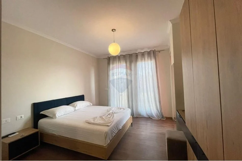 Tirane, jepet me qera apartament 1+1 Kati 4, 78 m² 700 € (Foleja e Gjelber - Zogu i Zi,)