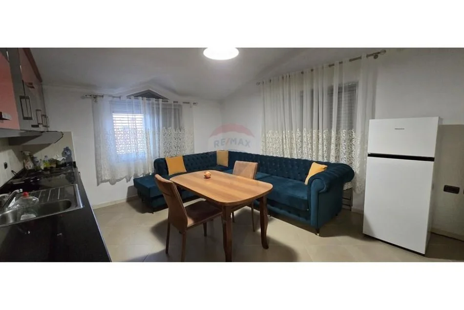 Tirane, jepet me qera apartament 2+1 , 140 m² 450 € (Selitë, Shqipëri)