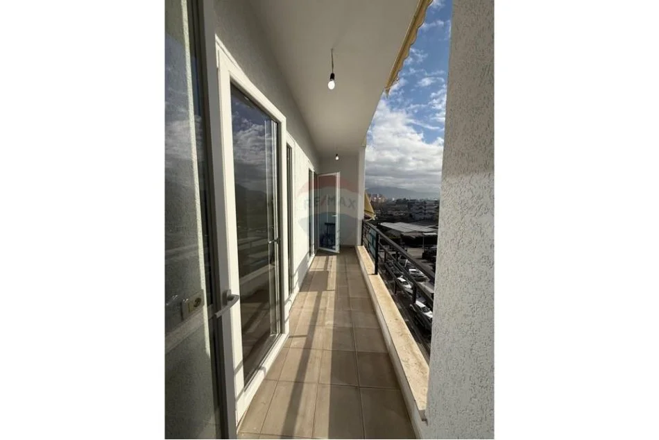 Tirane, shitet apartament 2+1 Kati 5, 97 m² 145.000 € (Yzberisht - Pallatet Cabej)