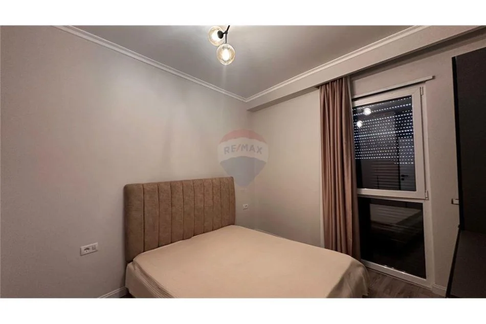 Tirane, jepet me qera apartament 1+1 , 73 m² 650 € (Rose Garden - Tegu)