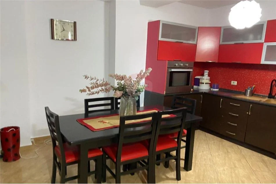 Tirane, jepet me qera apartament 2+1 Kati 5, 102 m² 450 € (Astir)