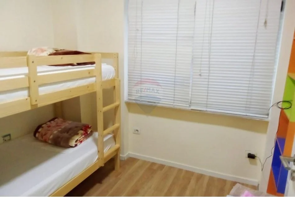 Tirane, jepet me qera apartament 2+1 Kati 3, 70 m² 600 € (rruga e barrikadave)