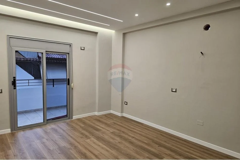 Vlore, shitet apartament 1+1 Kati 2, 62 m² 100.000 € (Blv.Ismail Qemali)
