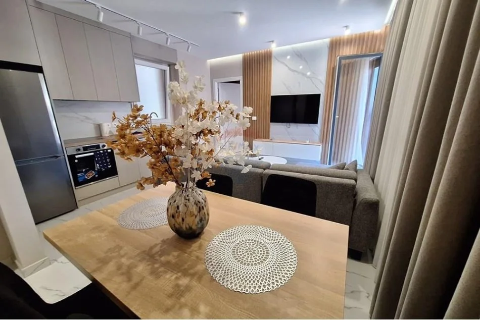 Tirane, jepet me qera apartament 2+1 Kati 7, 105 m² 800 € (Don Bosko, Shqipëri)