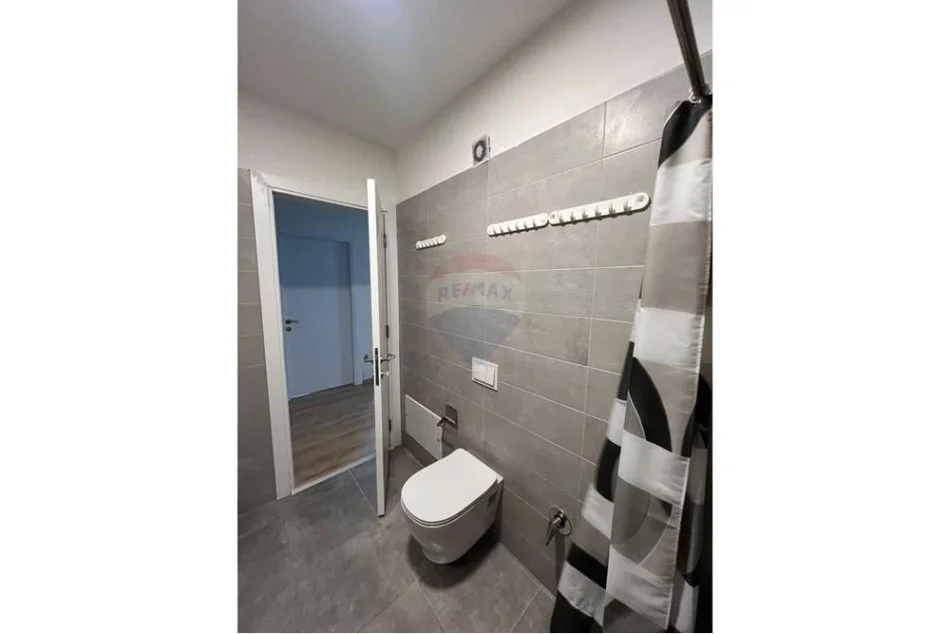 Tirane, jepet me qera apartament 2+1 Kati 4, 93 m² 600 € (Fusha e Aviacionit, Shqipëri)