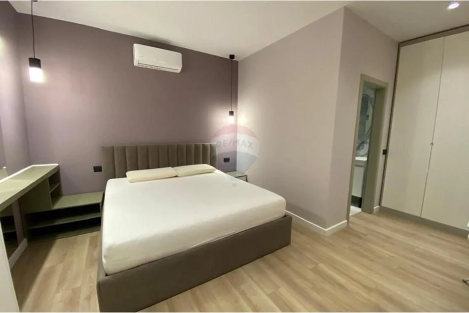 Tirane, jepet me qera apartament 2+1 , 95 m² 1.400 € (rruga kosovareve)