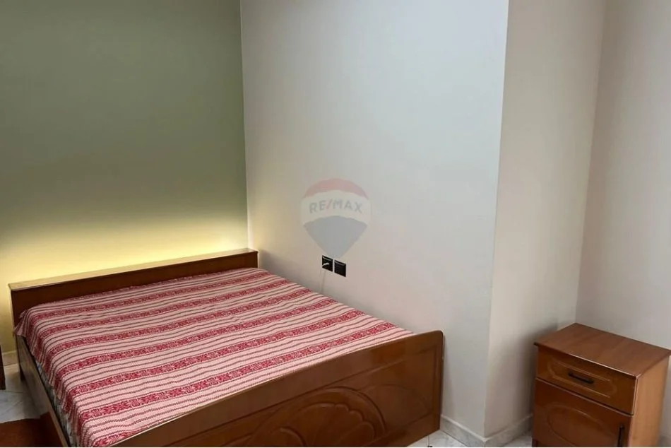 Tirane, jepet me qera apartament 1+1 Kati 3, 60 m² 550 € (KODRA E DIELLIT - Komuna e Parisit - Eleonora, Shqipëri)