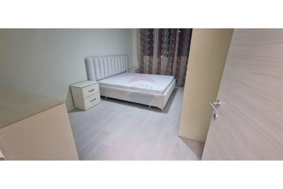 Tirane, jepet me qera apartament 1+1+Ballkon Kati 6, 71 m² 500 € (Unaza e Re, Astir)