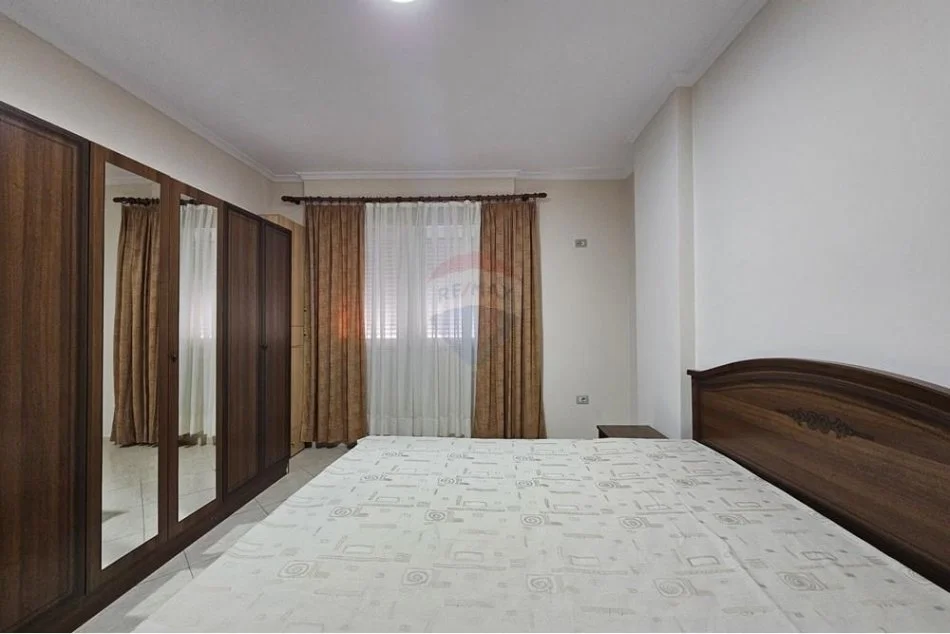 Tirane, jepet me qera apartament 1+1 Kati 4, 72 m² 500 € (Rruga Siri Kodra)