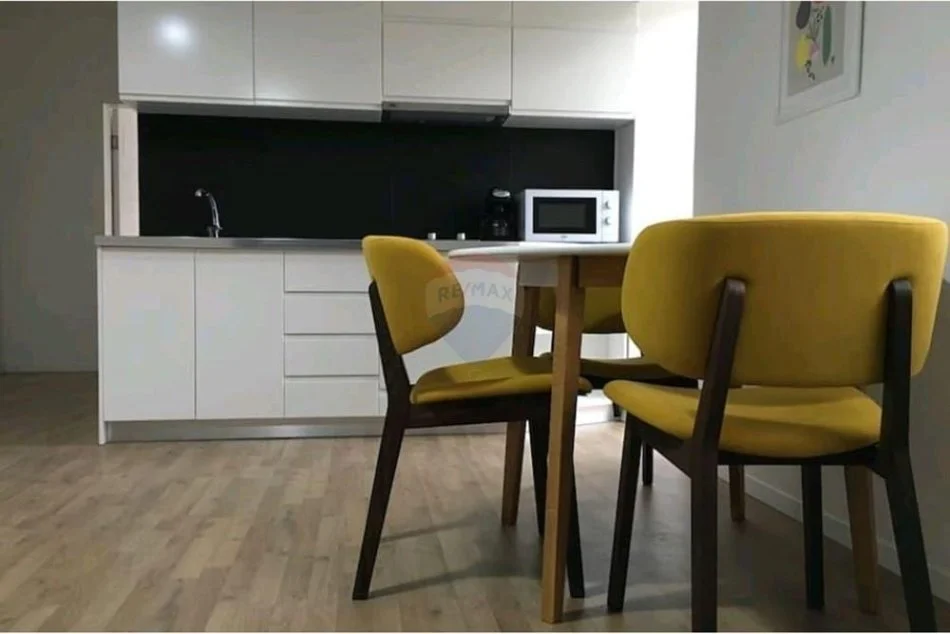 Tirane, jepet me qera apartament 1+1 Kati 4, 60 m² 580 € (APARTAMENT PER QIRA NE RRUGEN E ELBASANIT!)