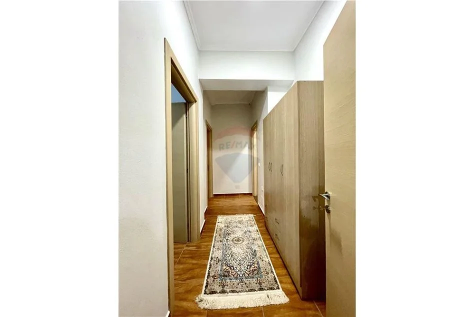 Tirane, jepet me qera apartament 2+1+Ballkon Kati 5, 107 m² 800 € (Bulevardi Gjergj Fishta)