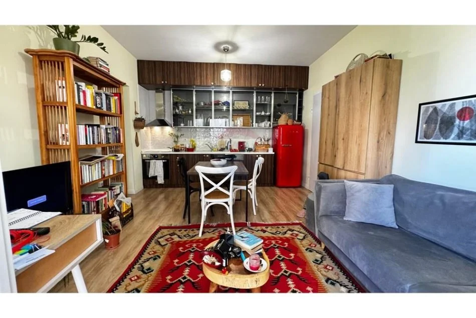 Tirane, jepet me qera apartament 1+1 Kati 3, 70 m² 450 € (Kopshti Botanik)