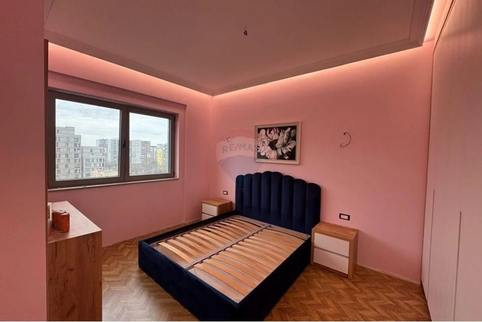 Tirane, jepet me qera 2+1+Ballkon Kati 6, 115 m² 700 € (Fusha e Aviacionit)