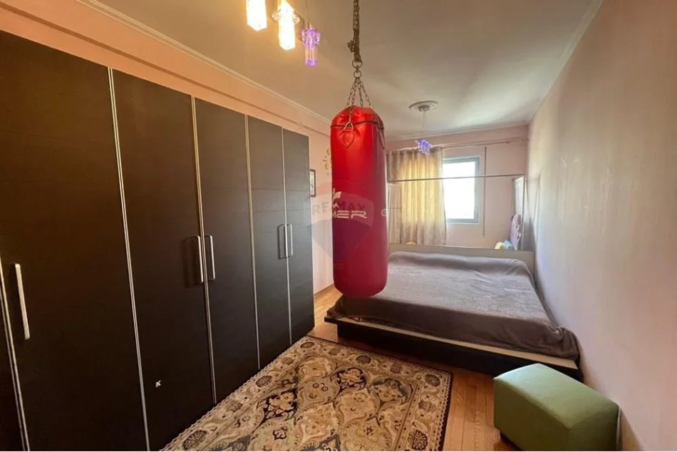 Tirane, shitet apartament 2+1+Aneks+Ballkon Kati 8, 132 m² 325.000 € (Rruga Fortuzi)