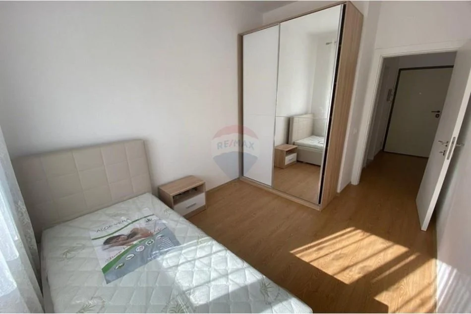 Tirane, jepet me qera apartament 2+1 Kati 3, 100 m² 600 € (Farmacia 10, Rruga e Dibres)
