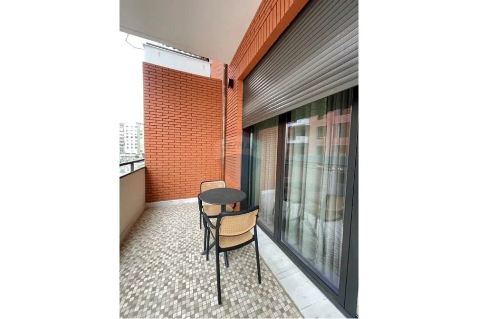 Tirane, jepet me qera apartament 1+1+Ballkon Kati 2, 72 m² 750 € (Rruga e kavajes)