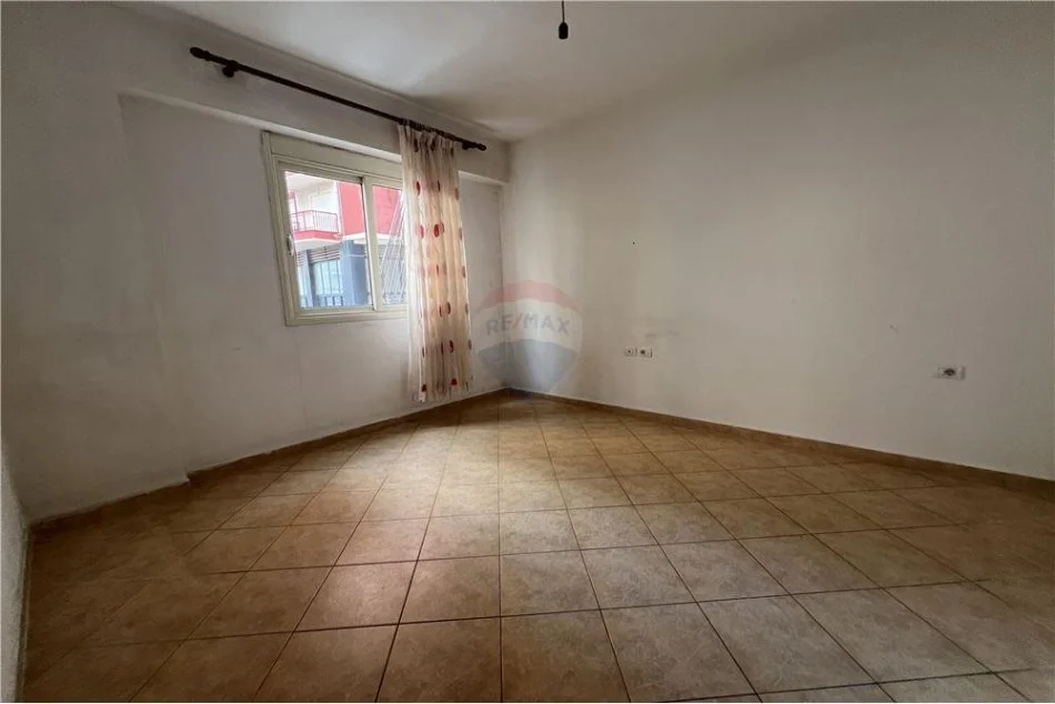 Vlore, shitet apartament 3+1+Ballkon Kati 2, 135 m² (Hasan Kushta)