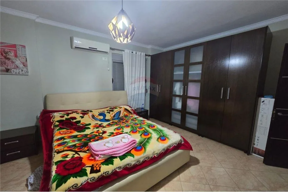 Vlore, shitet apartament 1+1+Ballkon Kati 7, 91 m² (Lungomare)