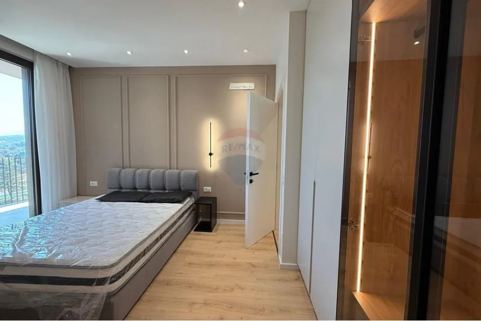 Tirane, jepet me qera 1+1+Ballkon Kati 5, 75 m² 1.000 € (Rruga e Kosovareve)